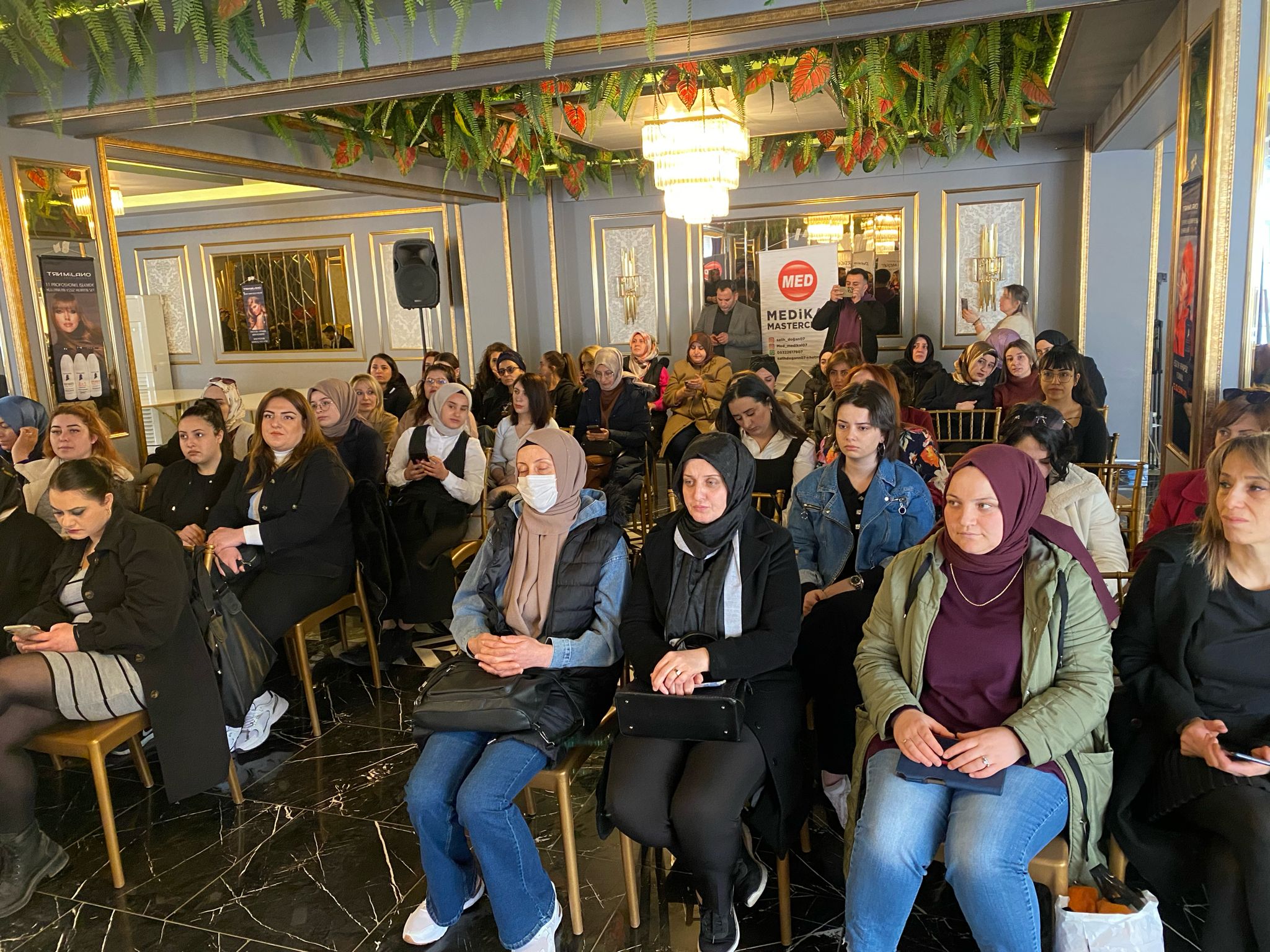 Erzincan’da Berberler ve Kuaförler Odası tarafından kursiyerlerine eğitim programı verildi