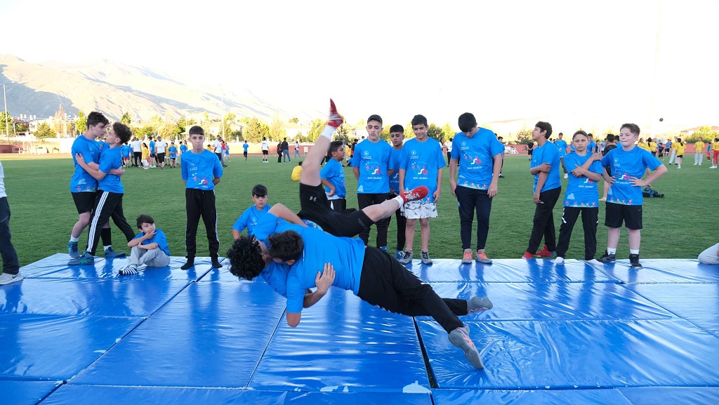 Erzincan’da yaz spor okullarının açılışı yapıldı; “yaza hareketli giriyoruz”
