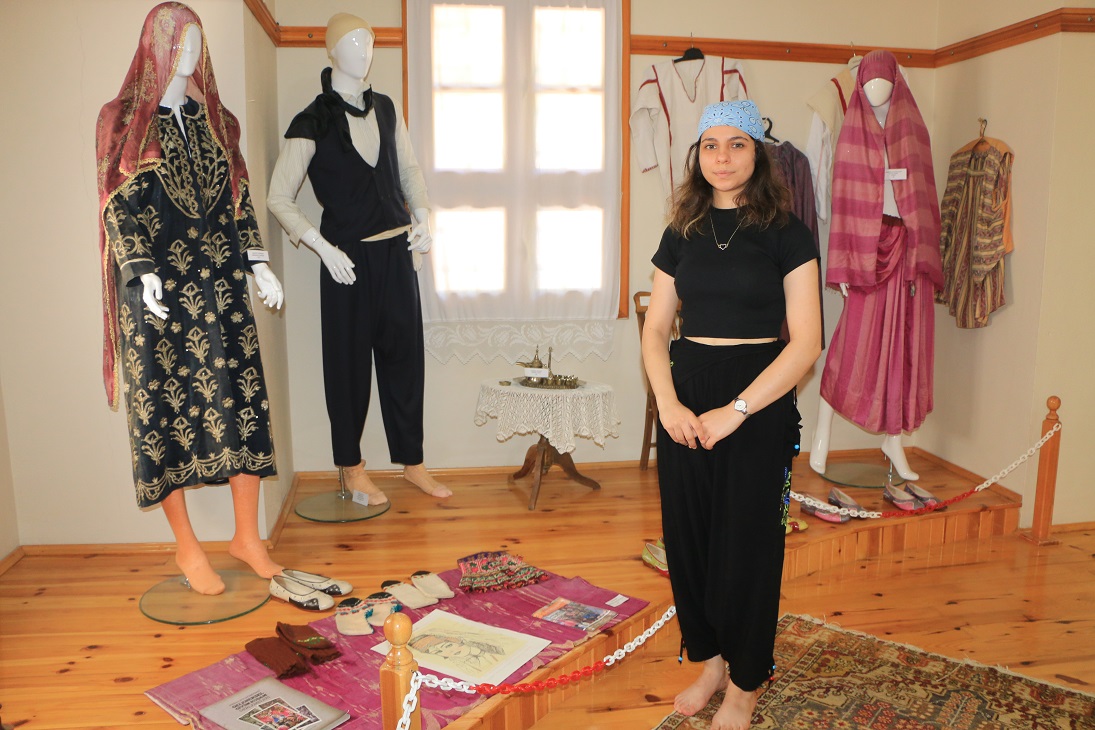 Kemaliye’de Ahmet Kutsi Tecer Kültür  Evi ziyaretçilerini nostaljik bir yolculuğa çıkartıyor