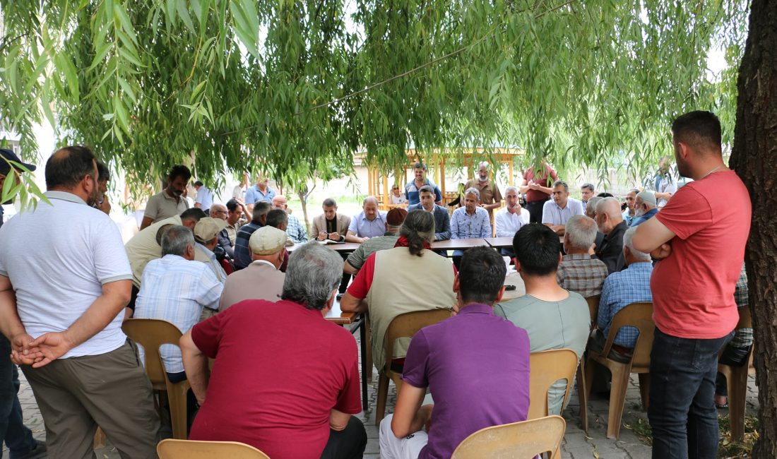 Uluköy’de çiftçilere tarımsal konularda bilgilendirme yapıldı