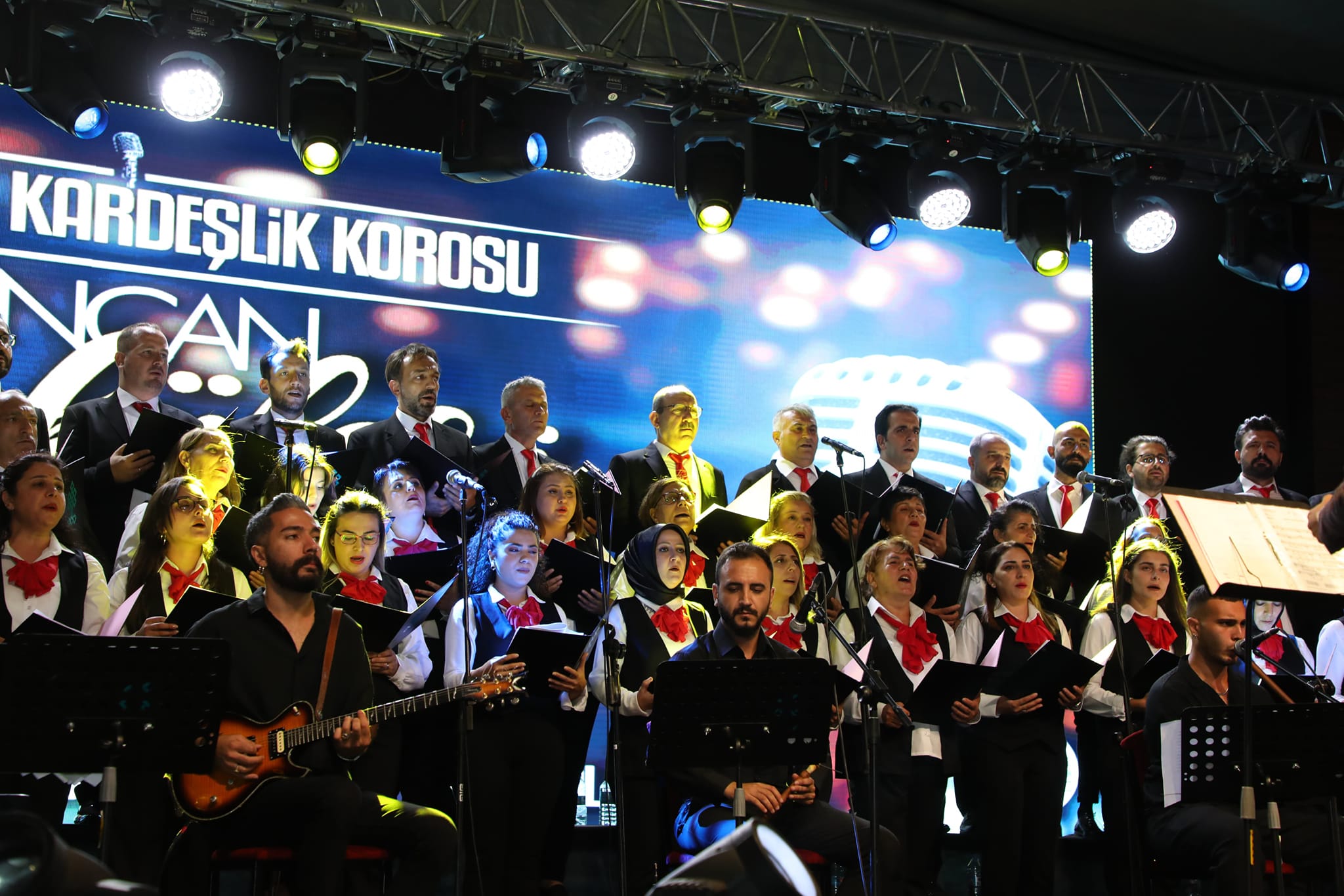 Erzincan Kardeşlik Korosu 8/24 Erzincan tanıtım günleri kapsamında konser verdi