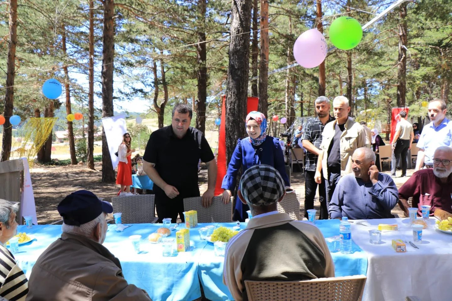 Huzurevi sakinleri ile çocuklar, unutulmaz bir gün geçirdiler