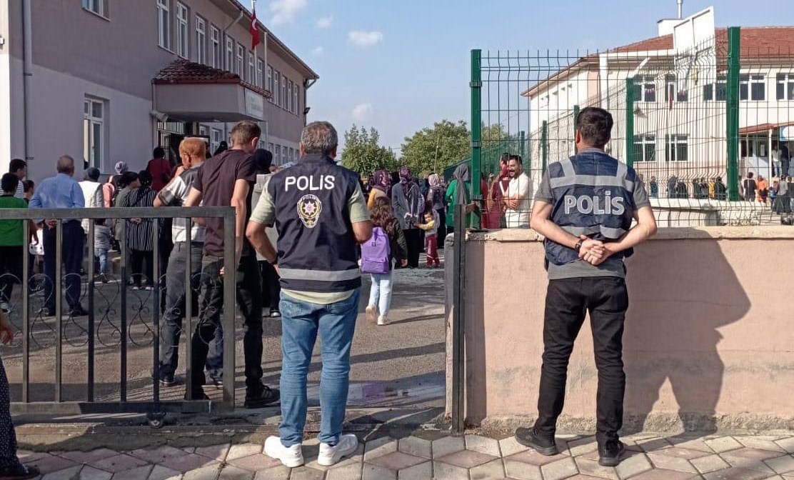 Erzincan Polisi, çocukların ve gençlerin güvenliği için 7/24 sahada