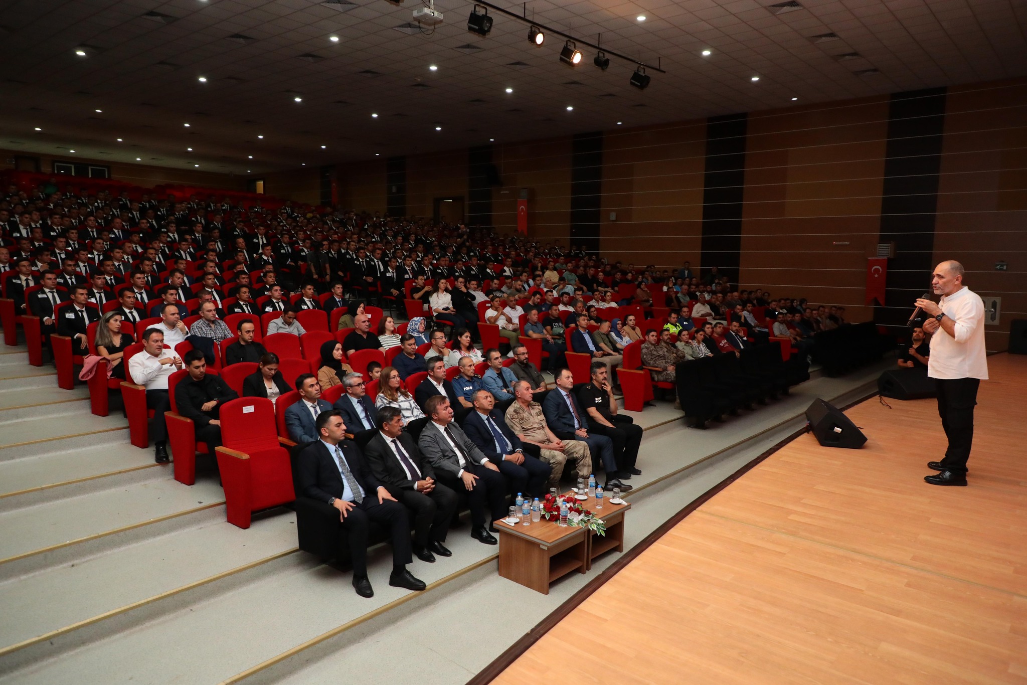 Polis adaylarına “Farkındalık, moral motivasyon” konulu seminer verildi