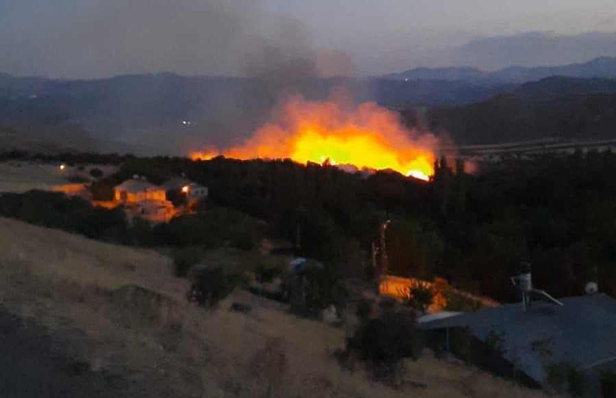 Erzincan’da örtü yangını kontrol altına alındı