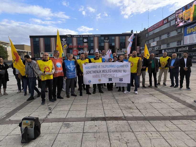 Öğretmenlik Meslek Kanunu’na tepki