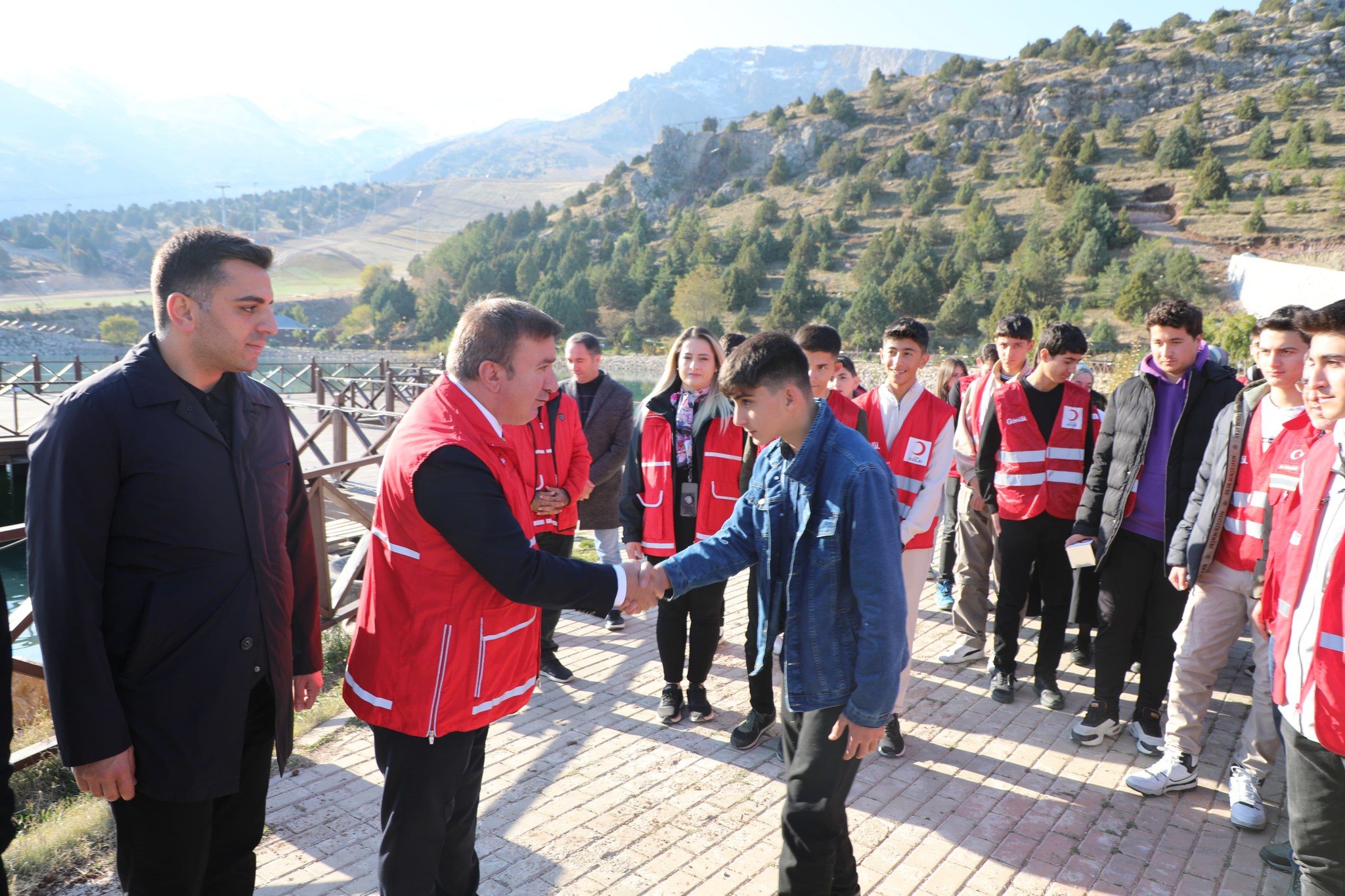 Vali Aydoğdu, Kızılay haftasında Kızılay gönüllüleri ile bir araya geldi