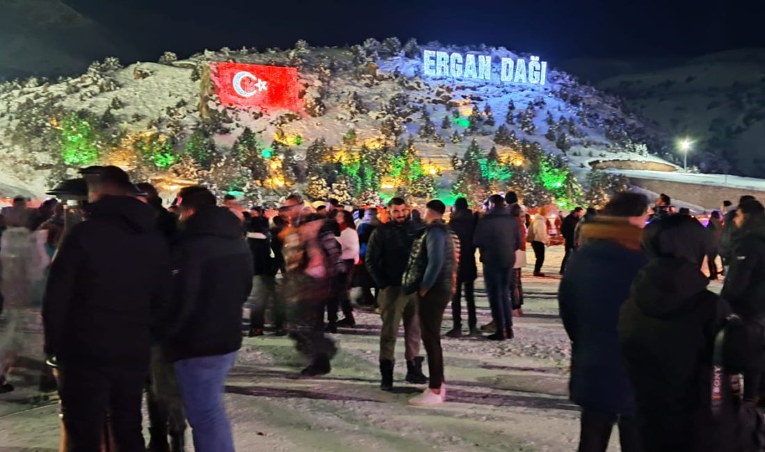 Erzincan’da gençler ve vatandaşlar,